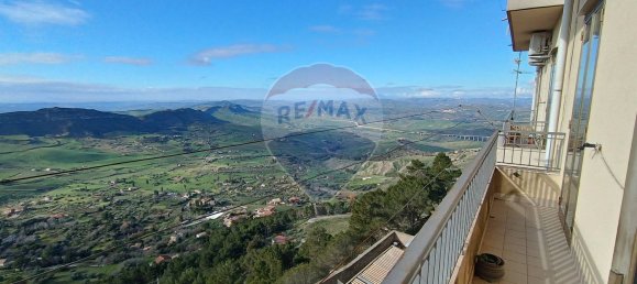 5 rooms Apartment in Enna, Italy No. 258429 6