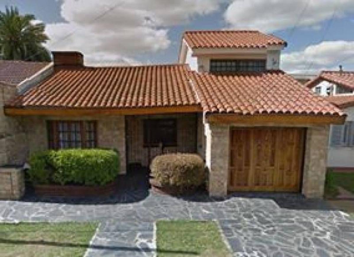 3 bedrooms House in Quilmes, Argentina No. 51920