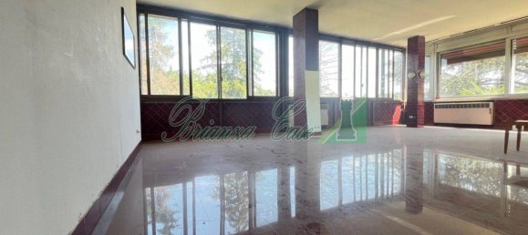 6 bedrooms Apartment in Usmate Velate, Italy No. 327103 6