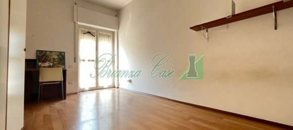 6 bedrooms Apartment in Usmate Velate, Italy No. 327103 20