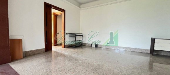 6 bedrooms Apartment in Usmate Velate, Italy No. 327103 14