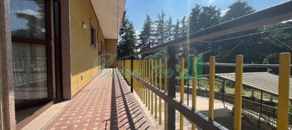 6 bedrooms Apartment in Usmate Velate, Italy No. 327103 22