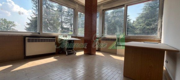 6 bedrooms Apartment in Usmate Velate, Italy No. 327103 12