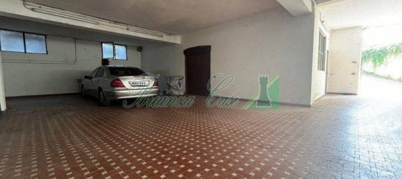 6 bedrooms Apartment in Usmate Velate, Italy No. 327103 5