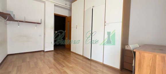 6 bedrooms Apartment in Usmate Velate, Italy No. 327103 21