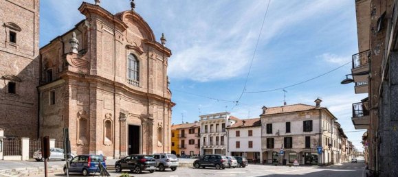 365m² Office in Ghemme, Italy No. 376361 4