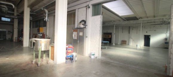 1000m² Warehouse in Lazzate, Italy No. 359784 11