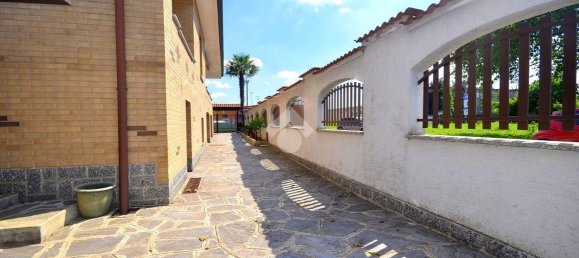 Villa T2 em Caronno Pertusella, Italy N.º 78809 3