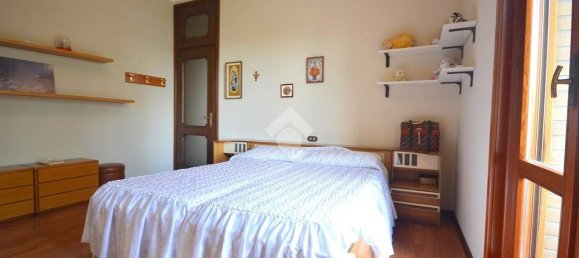 Villa T2 em Caronno Pertusella, Italy N.º 78809 24