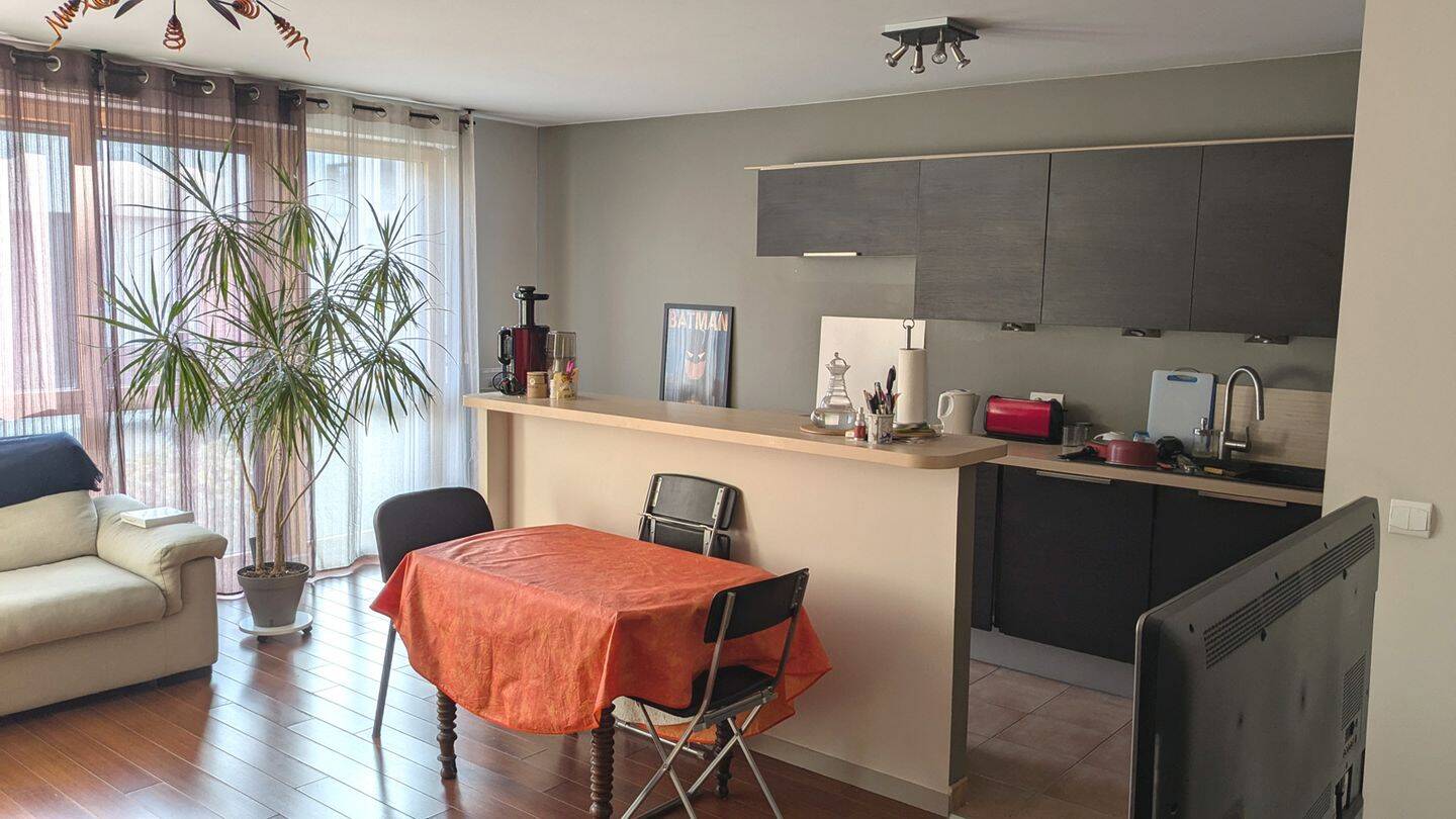 2 bedrooms Apartment in Montreuil, France No. 326867