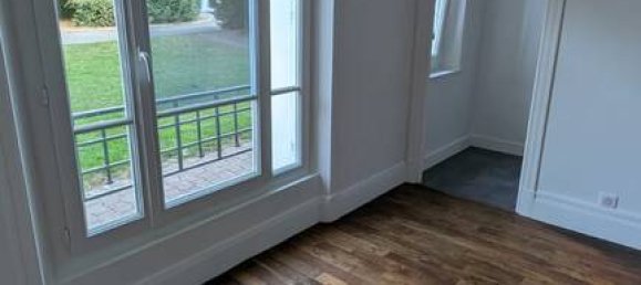 2 bedrooms Apartment in Compiegne, France No. 358211 3