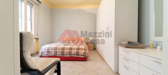 5 rooms Apartment in Ravenna, Italy No. 33005 9