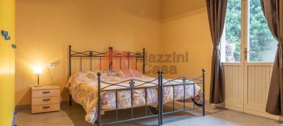 5 rooms Apartment in Ravenna, Italy No. 33005 7