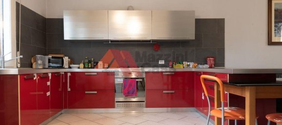 5 rooms Apartment in Ravenna, Italy No. 33005 3