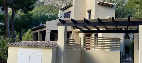 3 bedrooms Villa in Altea, Spain No. 4008 10