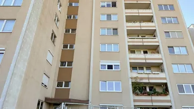 Apartamento de 3 habitaciónes en Wiener Neustadt, Austria No. 230123