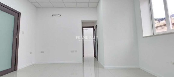 55m² Office in Paola, Malta No. 12746 6