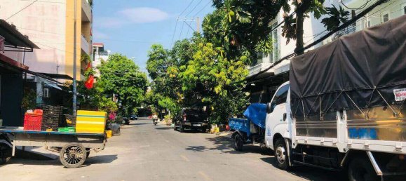 144m² House in District 7, Vietnam No. 7657 2