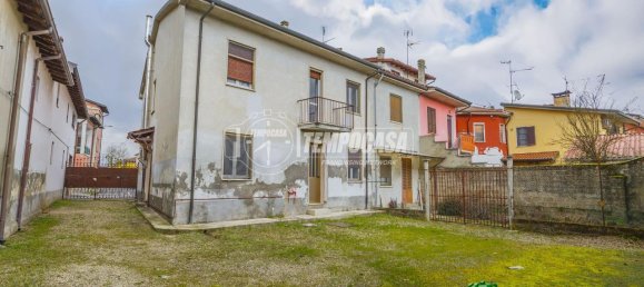 4 rooms House in Zinasco, Italy No. 40291 2