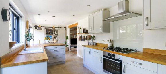 14 bedrooms House in Cheltenham, United Kingdom No. 1762 2