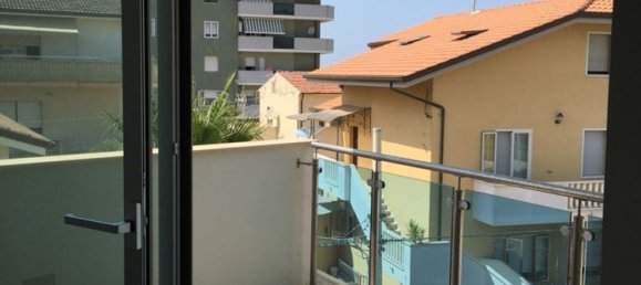 3 rooms Duplex in Francavilla al Mare, Italy No. 153417 5