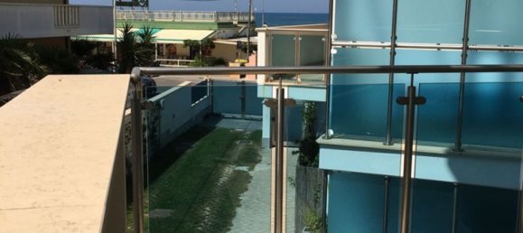 3 rooms Duplex in Francavilla al Mare, Italy No. 153417 4