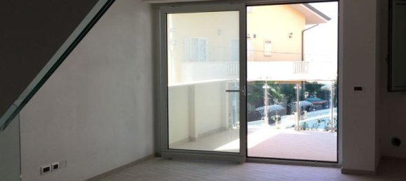 3 rooms Duplex in Francavilla al Mare, Italy No. 153417 3
