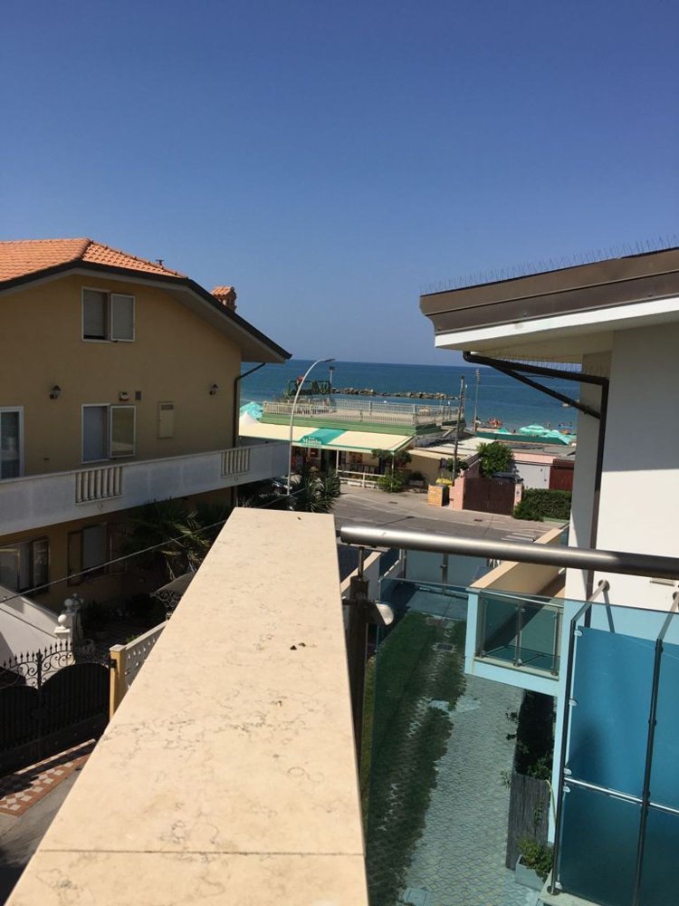 3 rooms Duplex in Francavilla al Mare, Italy No. 153417