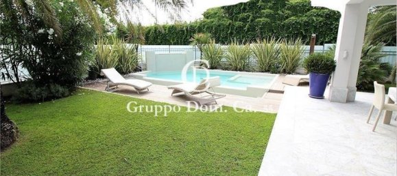 Вилла с 4 спальнями в Форте деи Марми, Италия № 194152 18