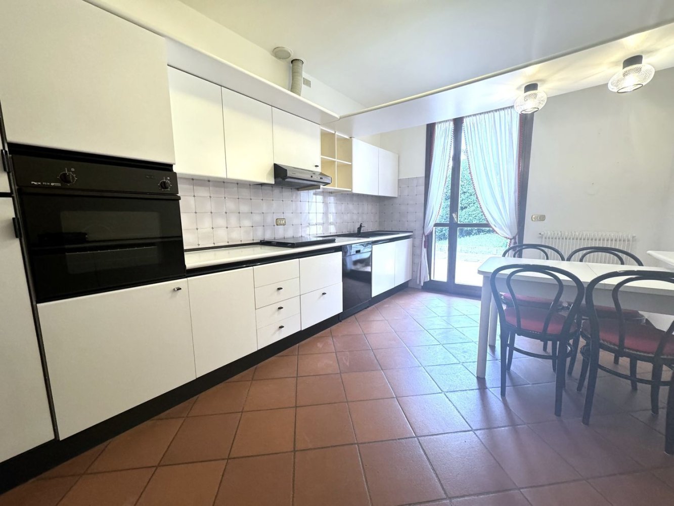 8 rooms House in Conegliano, Italy No. 161530