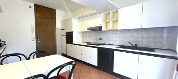 8 rooms House in Conegliano, Italy No. 161530 3