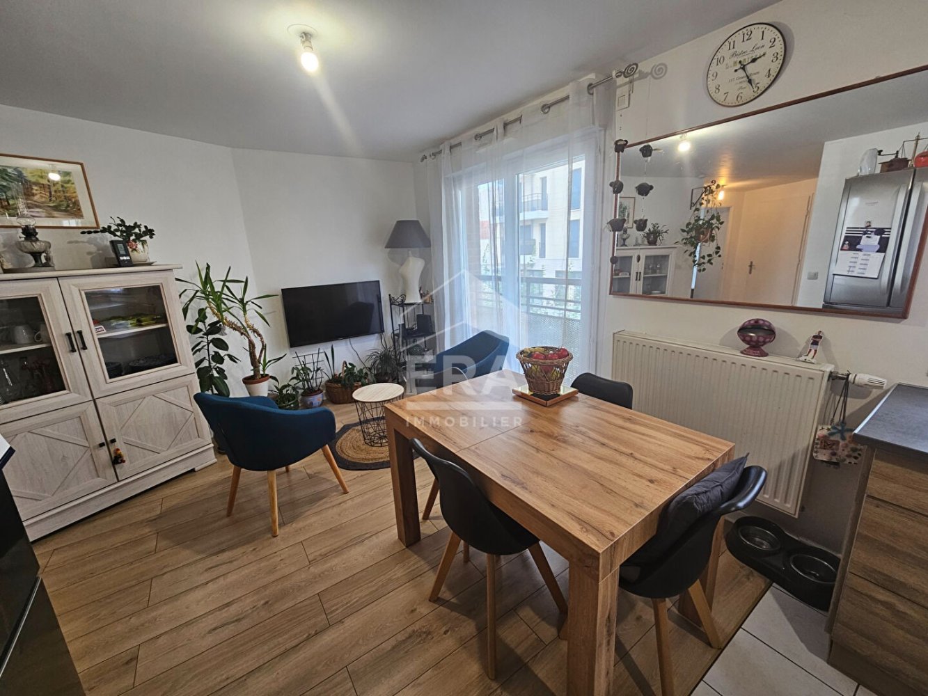 3 bedrooms Apartment in Neuilly-sur-Marne, France No. 184595