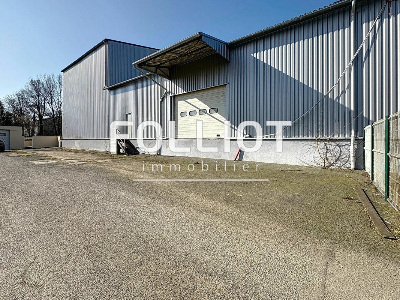  عقار تجاري في Le Chatellier, France 1350متر مربع رقم 44608