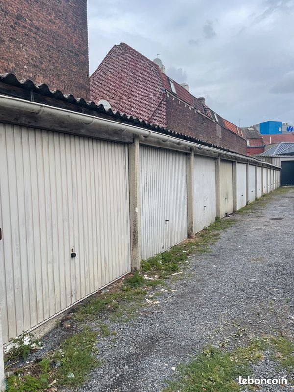 Гараж в Рубе, Франция № 362835