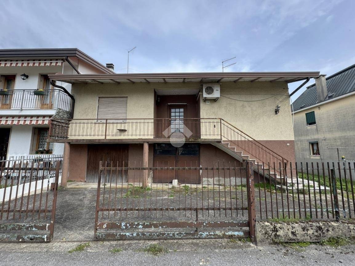 2 bedrooms Villa in Venice, Italy No. 259295