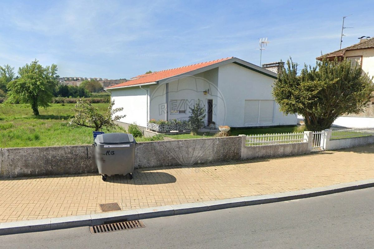 3 bedrooms House in Chaves, Portugal No. 185086