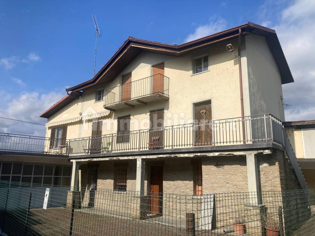 4 bedrooms House in Pinerolo, Italy No. 290041