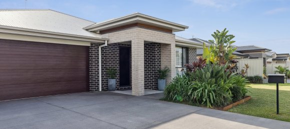 4 bedrooms House in Grafton, Australia No. 14 3