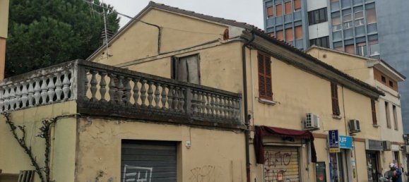 400m² Building in Pesaro, Italy No. 102916 2