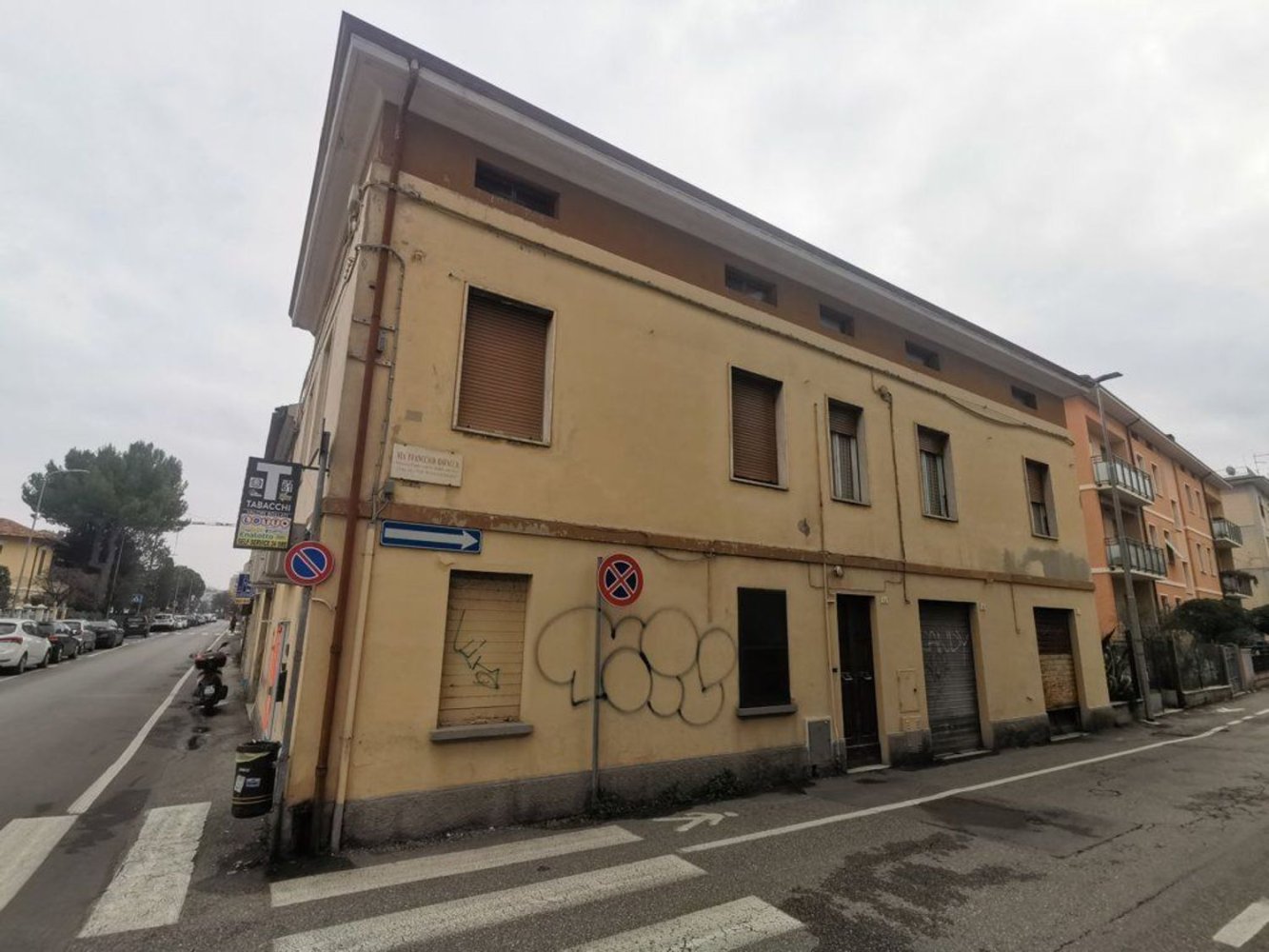 400m² Building in Pesaro, Italy No. 102916