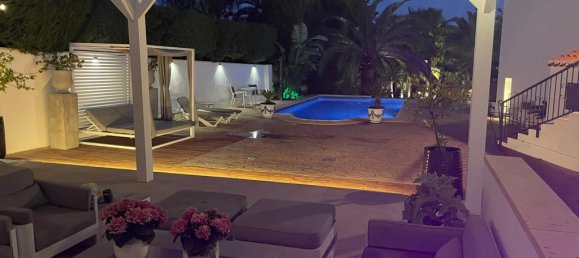 5 bedrooms Villa in La Nucia, Spain No. 10918 2