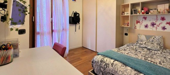 6 rooms Apartment in Assago, Italy No. 151766 9