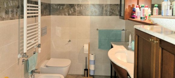 6 rooms Apartment in Assago, Italy No. 151766 12