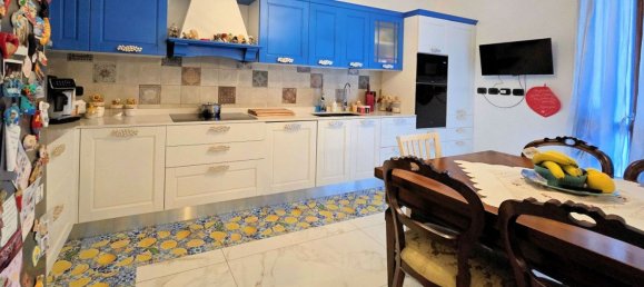 6 rooms Apartment in Assago, Italy No. 151766 4