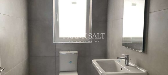 Tienda en Qormi, Malta No. 13174 6