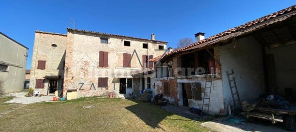 4 bedrooms House in Vedelago, Italy No. 145285 8