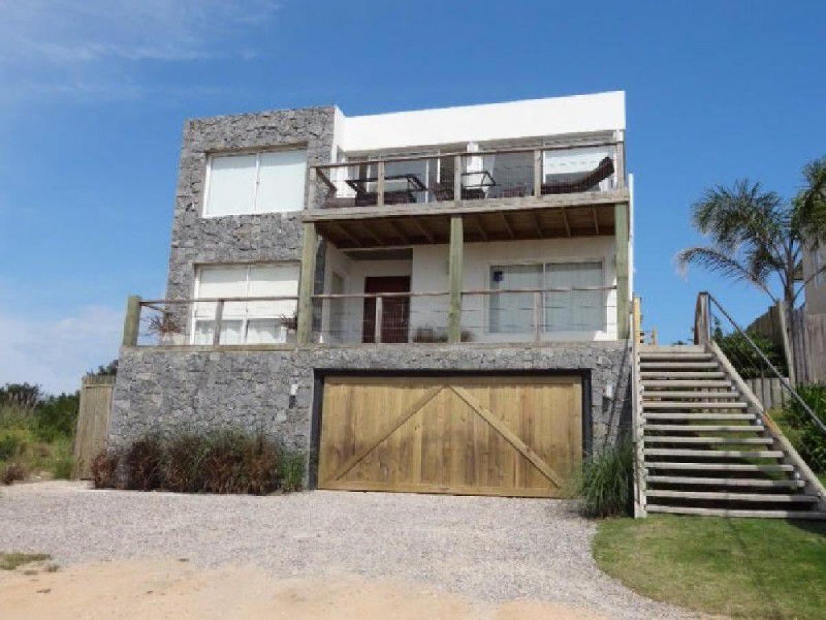 4 bedrooms House in Maldonado, Uruguay No. 3048