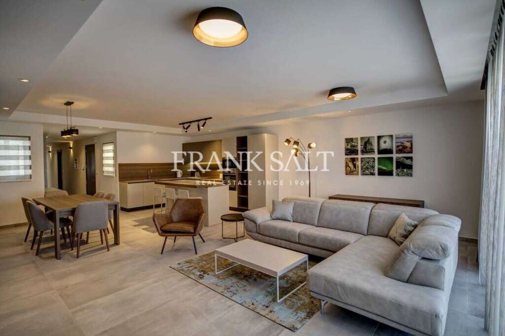 3 bedrooms Penthouse in Saint Julian's, Malta No. 11032