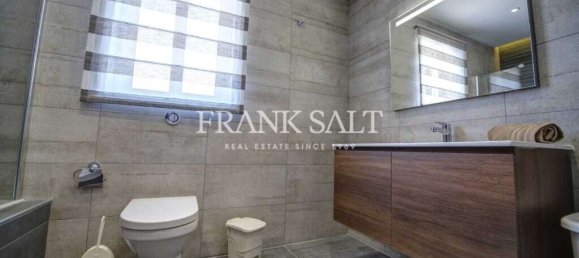 3 bedrooms Penthouse in Saint Julian's, Malta No. 11032 5