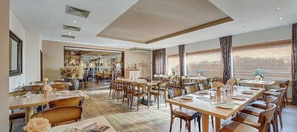 Cafe / Restaurant in Oberhausen, Germany 1286m², Nr. 89207 2